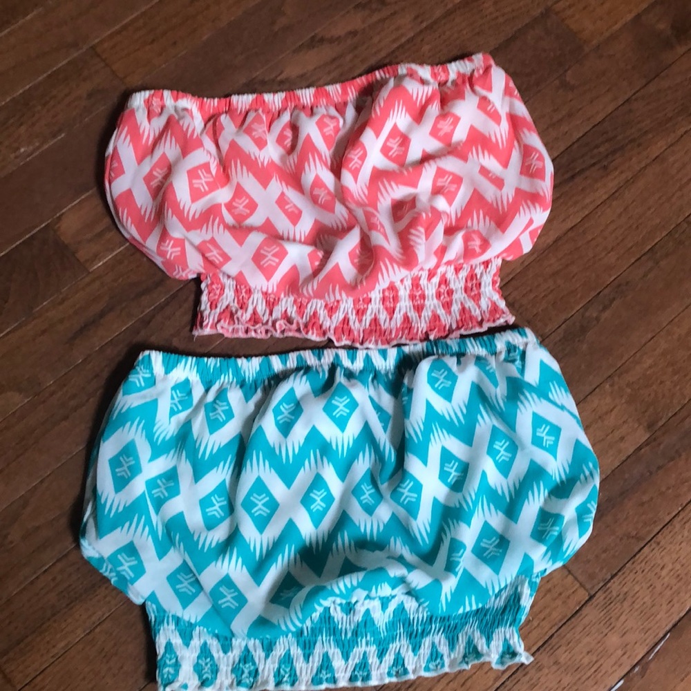 2 Crop tops
